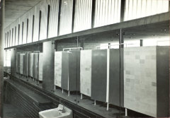 Alberca Olímpica Universitaria, baños y vestidores 