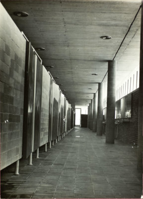 Alberca Olímpica Universitaria, área de baños