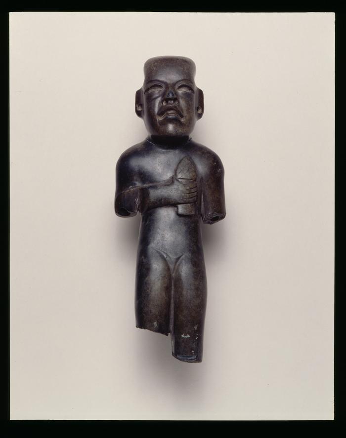 Escultura de personaje antropomorfo
