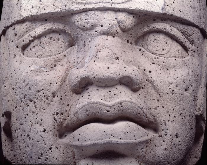 Cabeza colosal 1