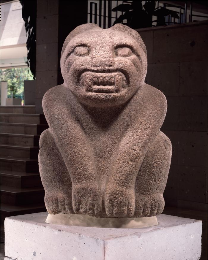 Escultura Masculina Sedente