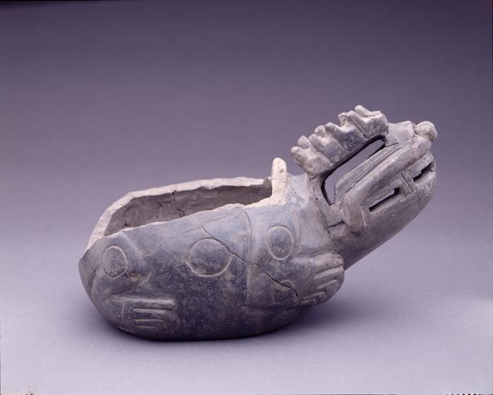 Recipiente en forma de jaguar - dragón