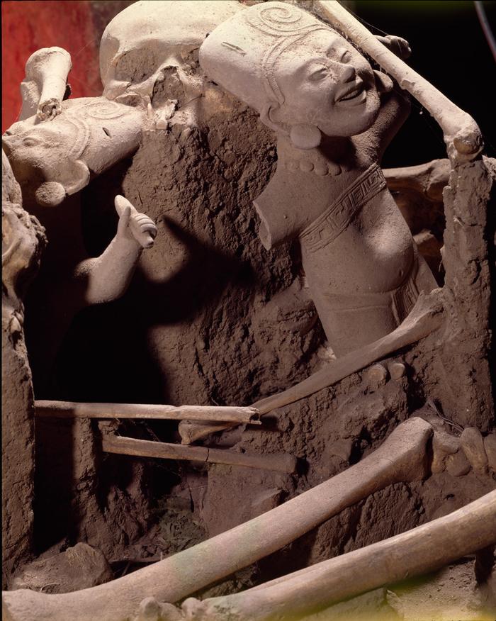 Conjunto de ofrendas y escultura de Mictlantecuhtli de El Zapotal, Veracruz