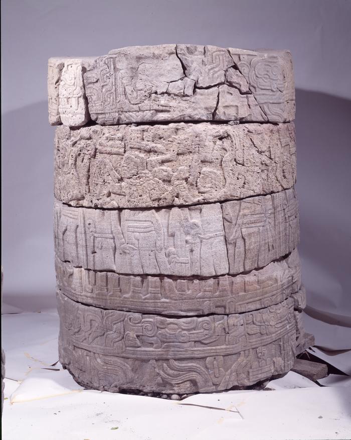 Edificio de las columnas, columna del gobernante 13 Conejo