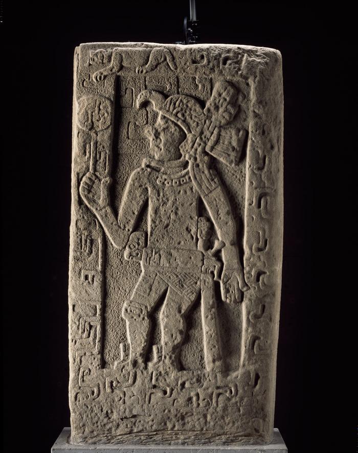 Lápida con relieve de jugador de pelota