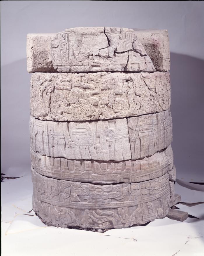 Edificio de las columnas, columna del gobernante 13 Conejo