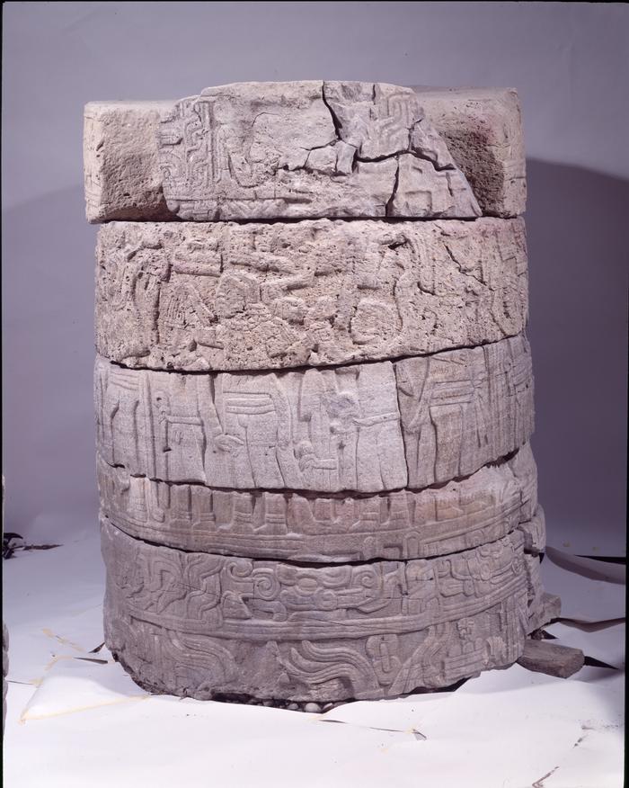 Edificio de las columnas, columna del gobernante 13 Conejo