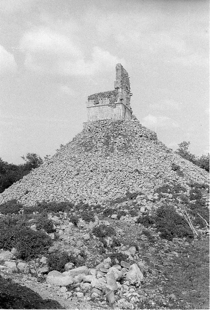 El mirador, Zona Arqueológica de Labná, Yucatán

