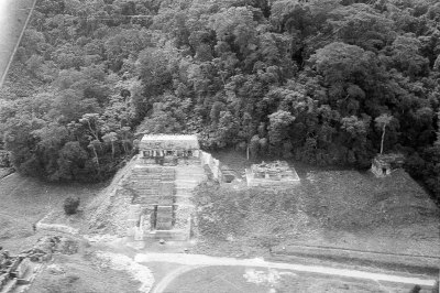 Templo de la Inscripciones, vista aérea, Zona Arqueológica de Palenque, Chiapas.