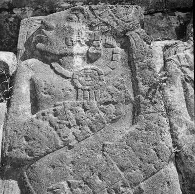 Patio de los Cautivos en El Palacio,relieves. Zona Arqueológica de Palenque, Chiapas.