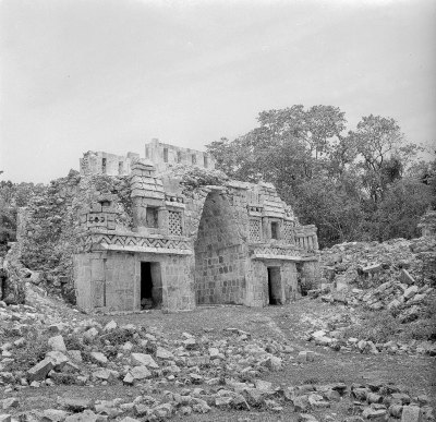El Arco, fachada principal. Zona Arqueológica de Labná, Yucatán.
