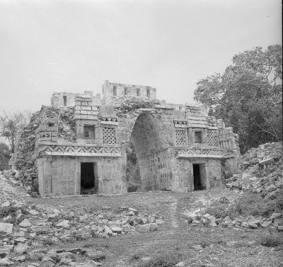 El Arco, fachada principal. Zona Arqueológica de Labná, Yucatán.