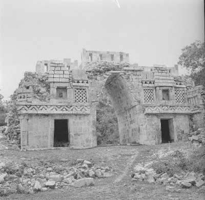 El Arco, fachada principal. Zona Arqueológica de Labná, Yucatán.