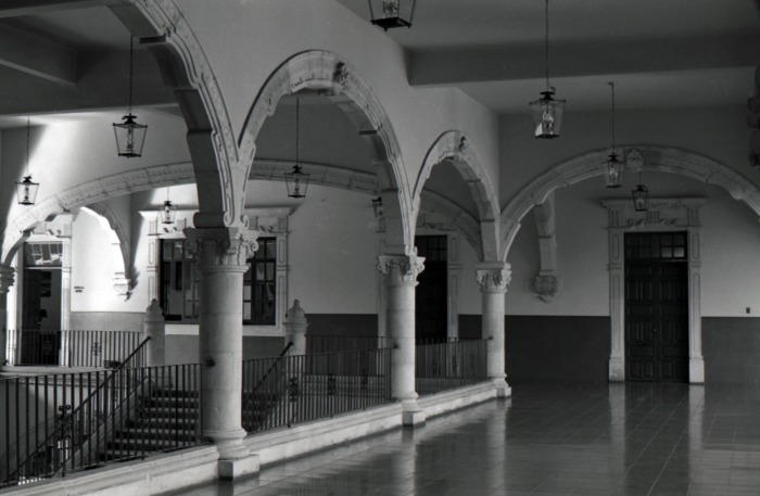 Casa del Mayorazgo de Rincón Gallardo. Arcada del primer nivel