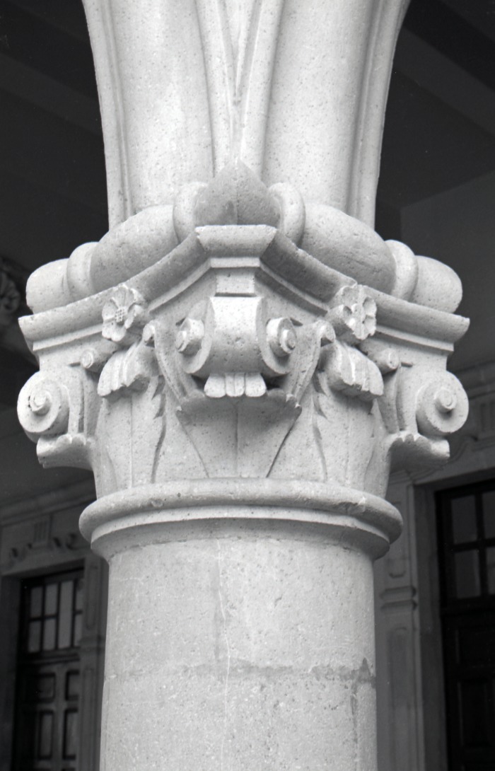 Casa del Mayorazgo de Rincón Gallardo. Capitel de una columna