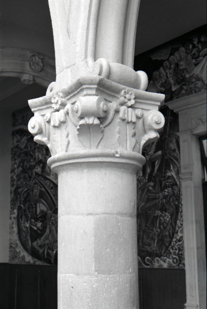 Casa del Mayorazgo de Rincón Gallardo. Capitel de una columna