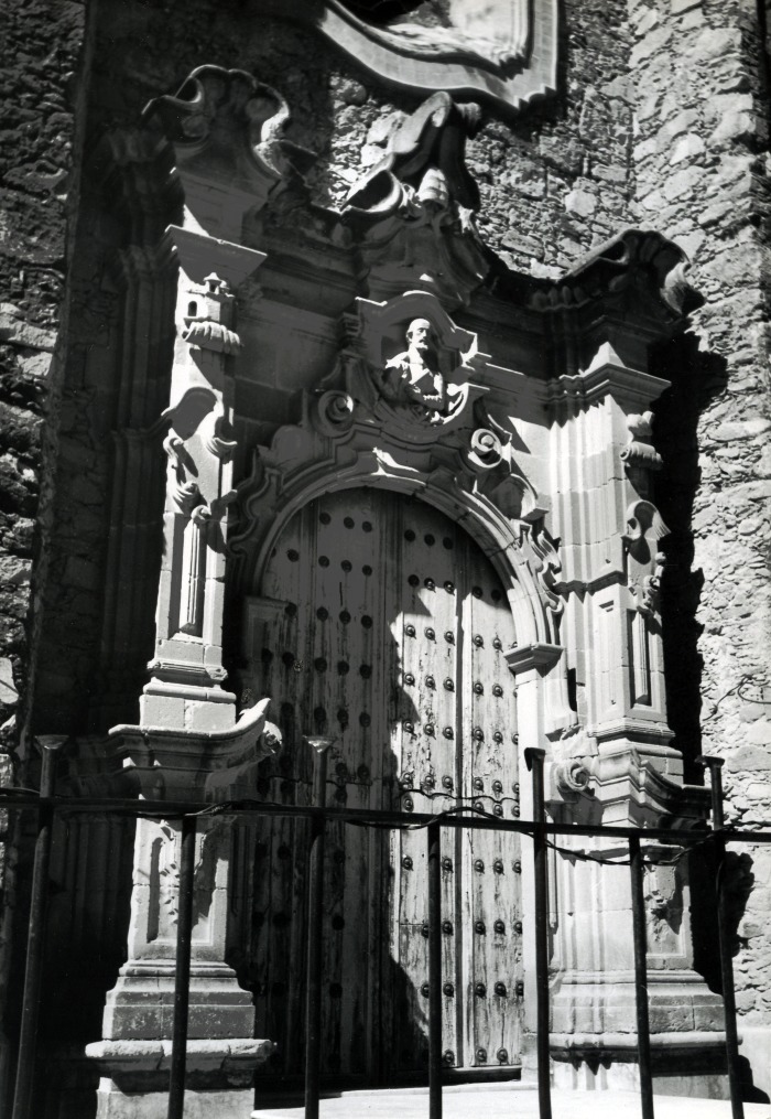 El Señor de El Encino. Portada lateral