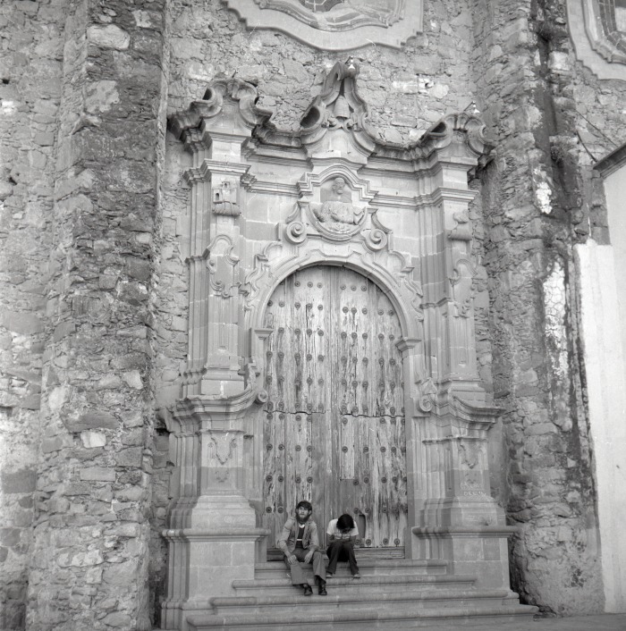 El Señor de El Encino. Portada lateral