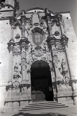 El Señor de El Encino. Fachada