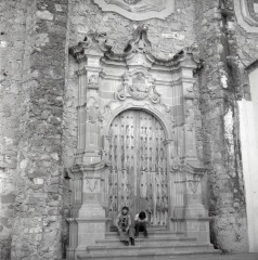 El Señor de El Encino. Portada lateral